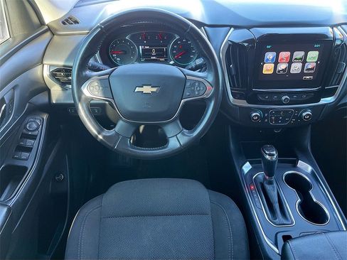 Used 2018 Chevrolet Traverse LT image 21