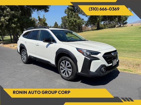 Used 2025 Subaru Outback Premium AWD/4WD image 1