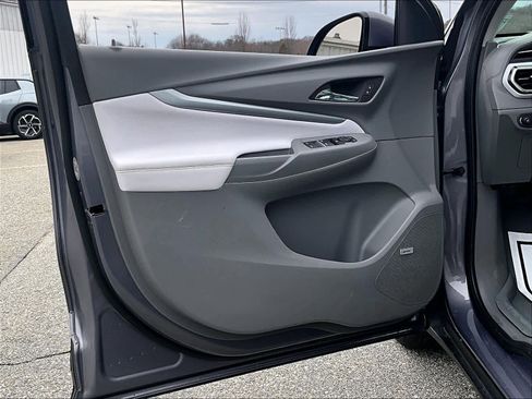 Used 2023 Chevrolet Bolt EUV Premier w/ Sun & Sound Package image 9