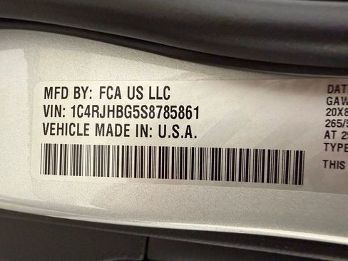 New 2025 Jeep Grand Cherokee Limited w/ Trailer Tow Package AWD/4WD image 23