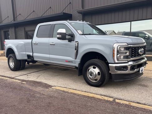 Used 2025 Ford F350 King Ranch w/ Chrome Package image 3
