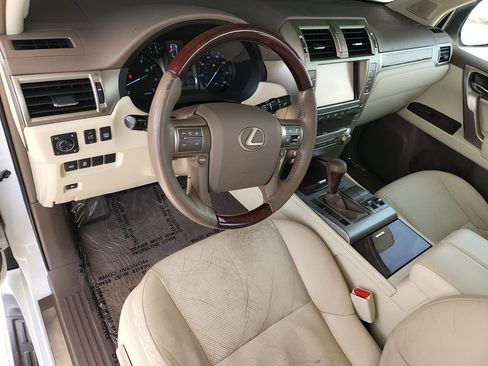 Used 2014 Lexus GX 460 w/ Premium Package image 11