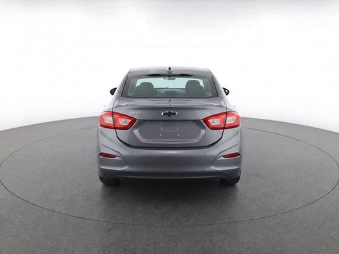Used 2018 Chevrolet Cruze LT FWD image 7