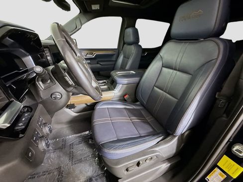 Used 2022 Chevrolet Silverado 1500 High Country w/ High Country Premium Package image 20