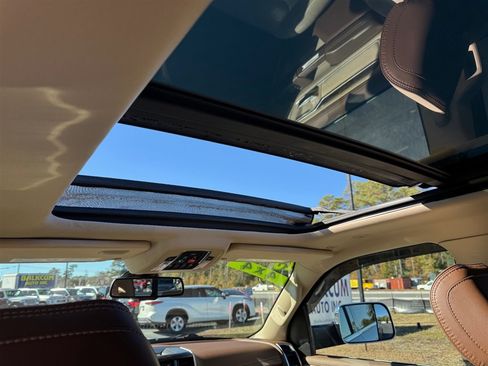 Used 2019 RAM 1500 Laramie image 26