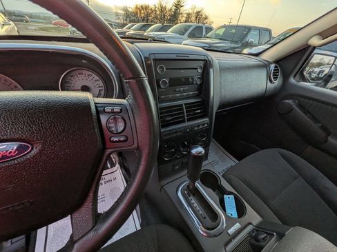 Used 2010 Ford Explorer Sport Trac XLT image 17