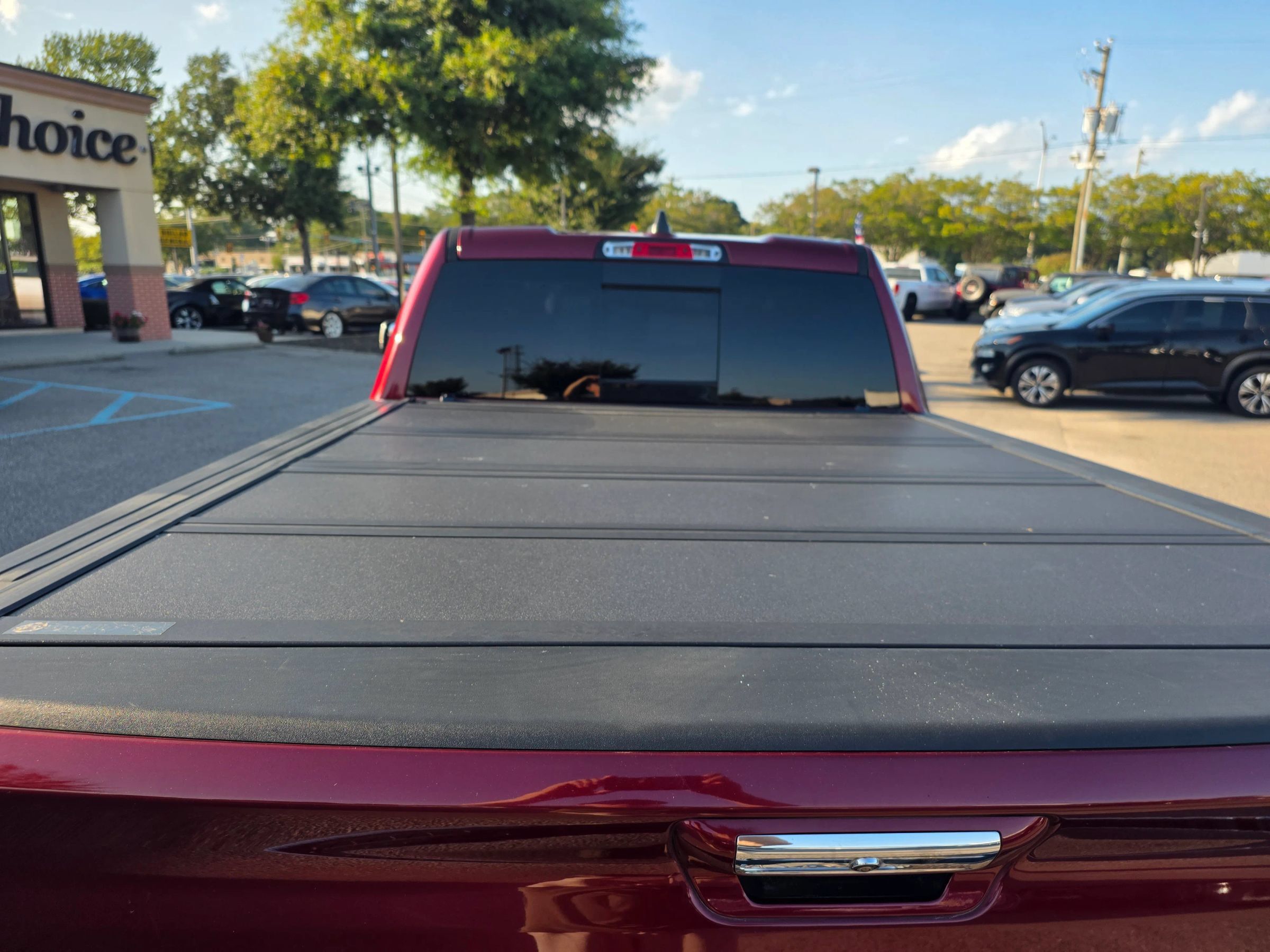 Used 2019 RAM 1500 Laramie AWD/4WD image 7
