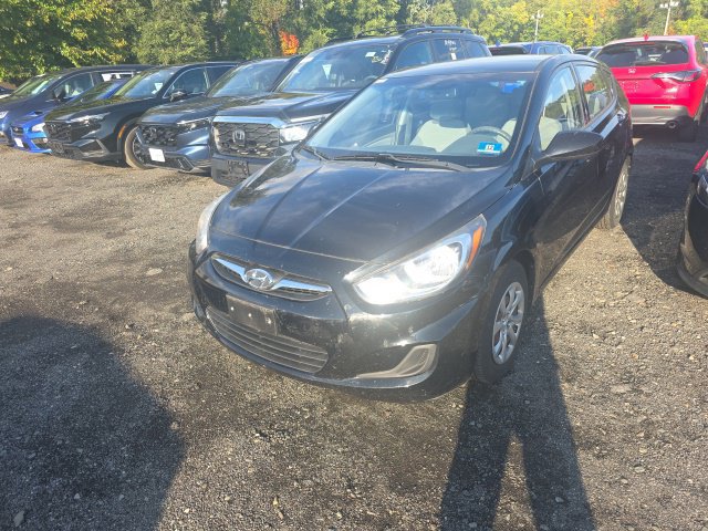 Used 2013 Hyundai Accent GS FWD image 2