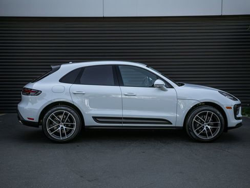 Certified 2025 Porsche Macan image 8