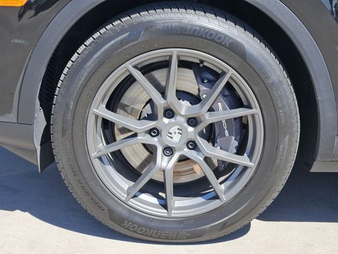 Used 2026 Porsche Cayenne image 14