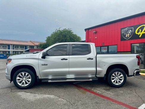 Used 2022 Chevrolet Silverado 1500 Custom RWD image 3