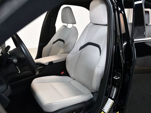 Used 2025 Lexus UX 300h AWD w/ Cold Area Package image 4