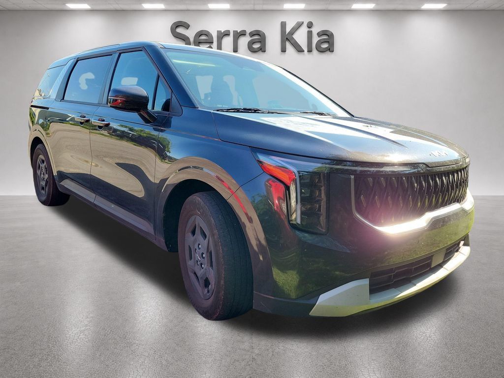 Used 2025 Kia Carnival FWD image 3