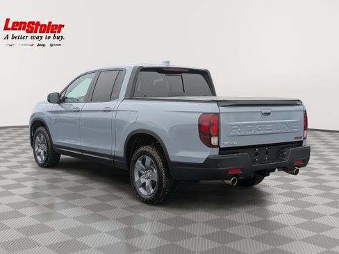 Used 2025 Honda Ridgeline TrailSport image 3