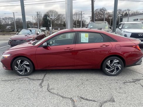 Used 2025 Hyundai Elantra SEL image 7