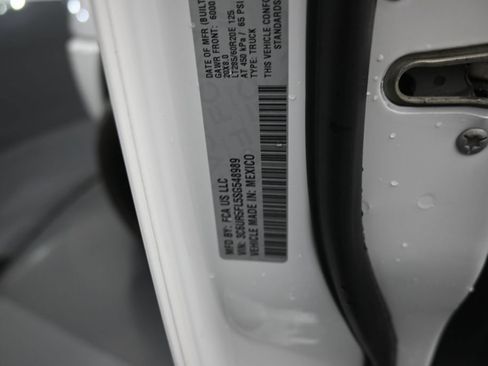 Used 2025 RAM 2500 Laramie AWD/4WD image 20