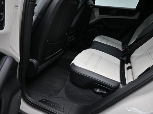 Certified 2026 Porsche Cayenne GTS image 22