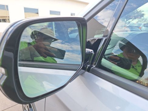 Used 2023 Honda Passport Elite image 13