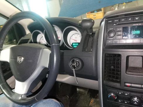 Used 2008 Dodge Grand Caravan SXT FWD image 28