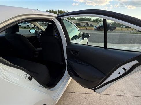 Used 2023 Toyota Corolla LE w/ Carpet Mat Package (TMS) FWD image 14
