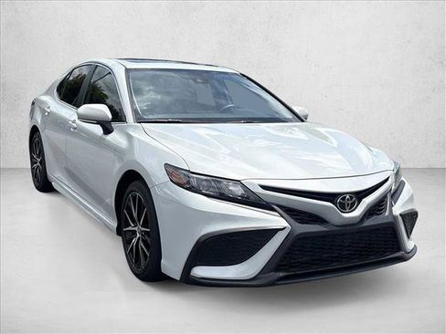 Certified 2024 Toyota Camry SE FWD image 3