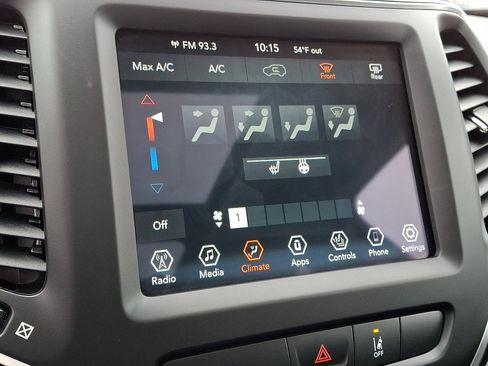 Used 2022 Jeep Cherokee Latitude w/ Sun & Sound Group image 21