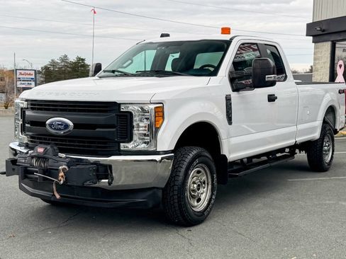 Used 2017 Ford F250 XL w/ Power Equipment Group image 8