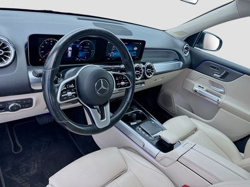Used 2021 Mercedes-Benz GLB 250 image 7