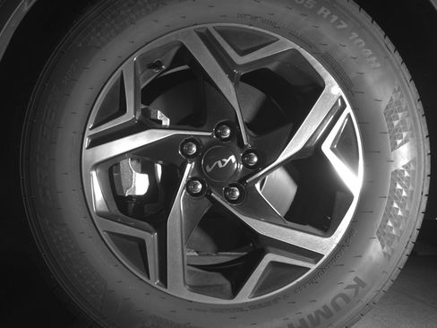 Used 2025 Kia Sportage LX image 12