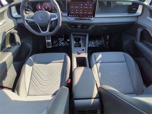 New 2026 Volkswagen Tiguan SE R-Line image 17