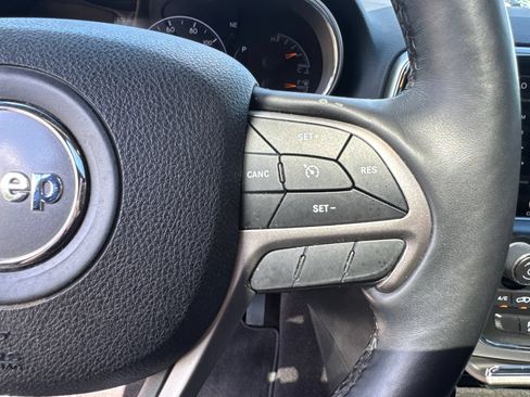 Used 2018 Jeep Grand Cherokee Limited w/ Trailer Tow Group IV AWD/4WD image 26