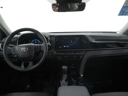 Used 2025 Toyota Camry LE image 13