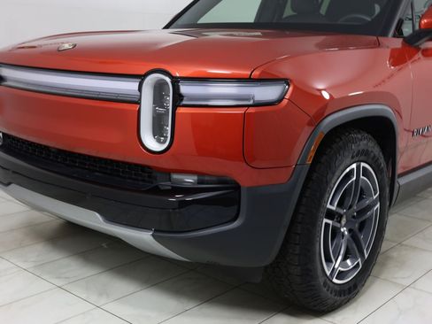 Used 2025 Rivian R1S Adventure AWD/4WD image 43