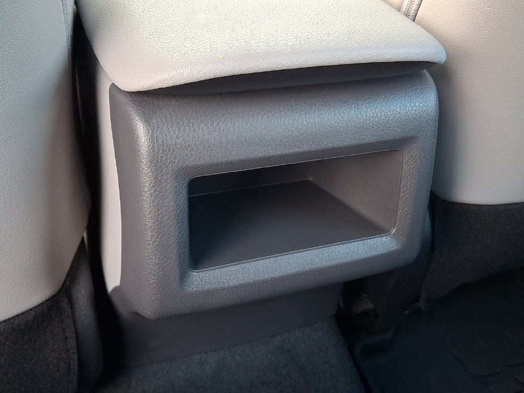 Used 2022 Toyota Camry SE FWD image 9