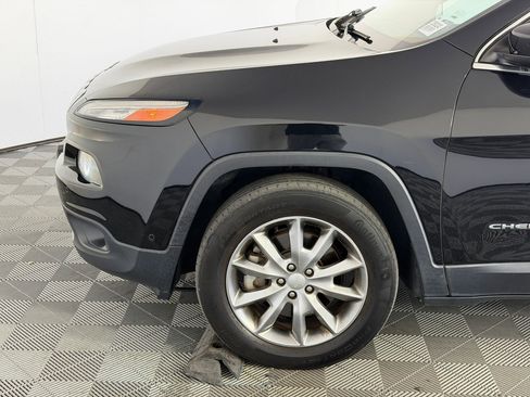 Used 2018 Jeep Cherokee Limited w/ Technology Group AWD/4WD image 11