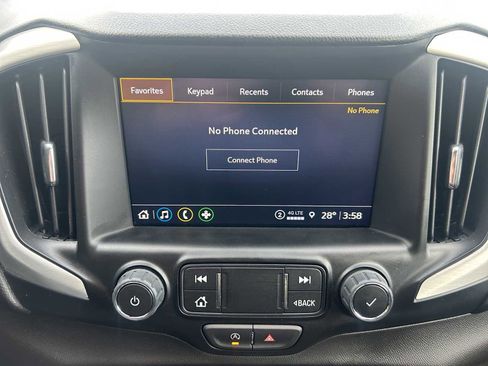 Used 2024 GMC Terrain SLT image 15