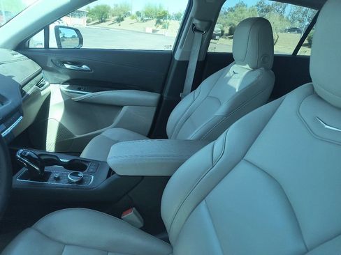 Certified 2022 Cadillac XT4 Premium Luxury w/ Enhanced Visibility Package FWD image 3