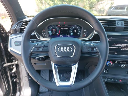 Certified 2025 Audi Q3 2.0T Premium w/ Convenience Package AWD/4WD image 19
