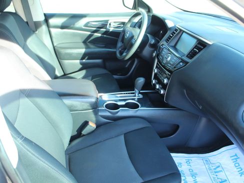 Used 2018 Nissan Pathfinder S image 31