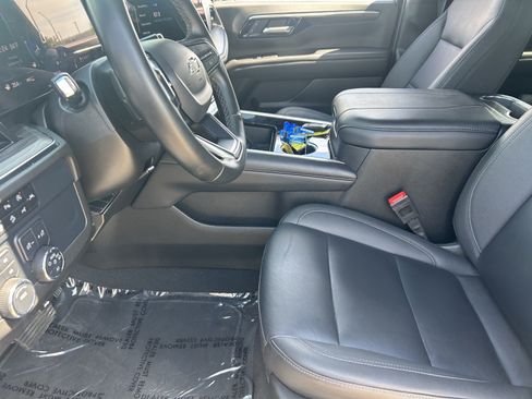 Certified 2025 Chevrolet Suburban Z71 AWD/4WD image 28