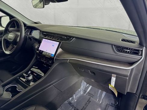 New 2025 Jeep Grand Cherokee Limited image 29