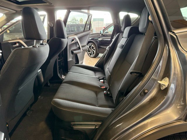 Used 2018 Toyota RAV4 XLE w/ Convenience Package AWD/4WD image 22