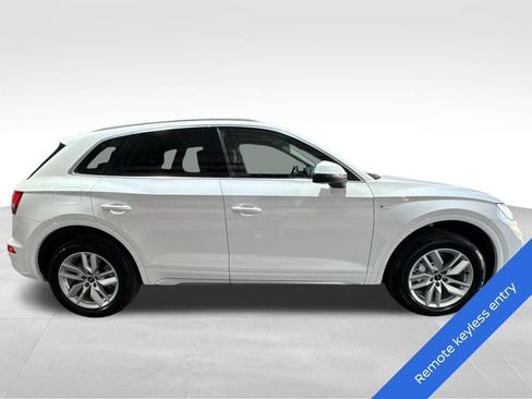 Used 2022 Audi Q5 2.0T Premium w/ Convenience Package AWD/4WD image 4
