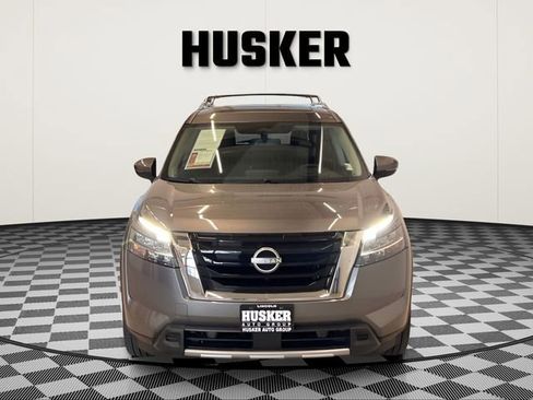 Used 2023 Nissan Pathfinder Platinum AWD/4WD image 3