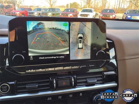 Certified 2024 Nissan Pathfinder Platinum w/ Black Appearance Package image 14