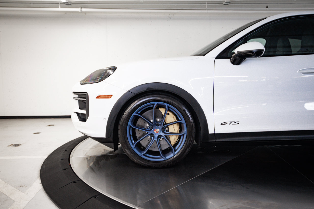 Certified 2026 Porsche Cayenne GTS AWD/4WD image 11