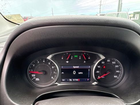 Used 2024 GMC Terrain SLT AWD/4WD image 14