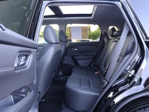 Certified 2025 Nissan Rogue SL w/ Tech Package AWD/4WD image 24