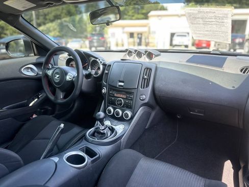 Used 2014 Nissan 370Z Coupe RWD image 27