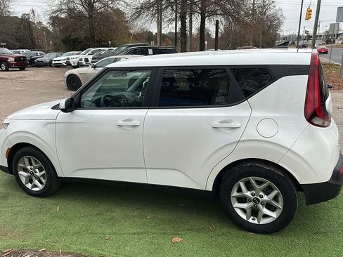 Used 2021 Kia Soul S image 5